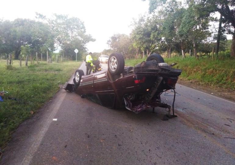 Automóvil se accidentó contra un árbol en la vía Yopal – Paz de Ariporo 