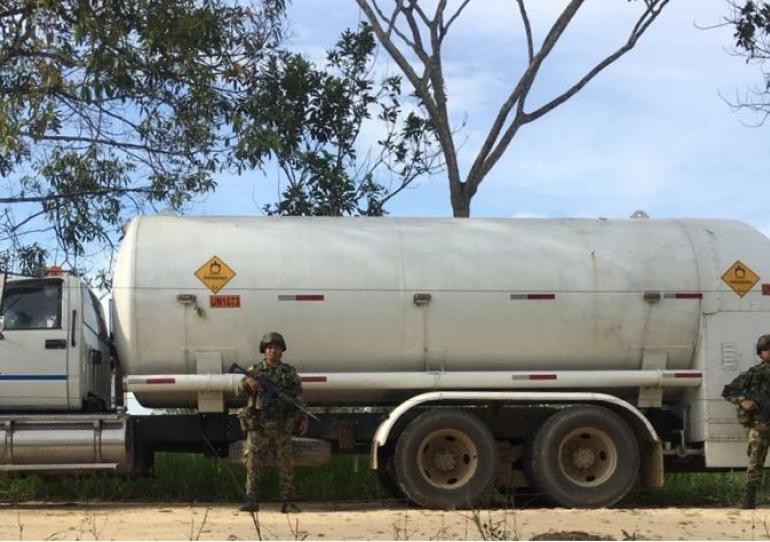 En Arauquita el Ejército Nacional recuperó un vehículo cargado de oxigeno que había sido hurtado 
