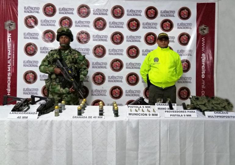 Ejército Nacional halla depósito ilegal con armamento y municiones en zona rural del municipio de Tame