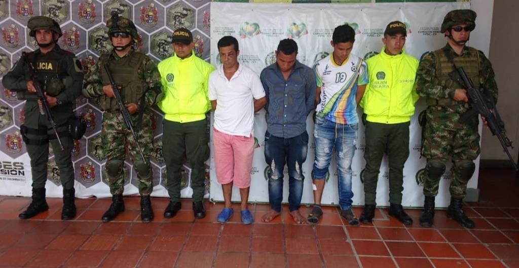 Ejército Nacional captura en Arauca a tres miembros de las redes de apoyo al terrorismo del Eln