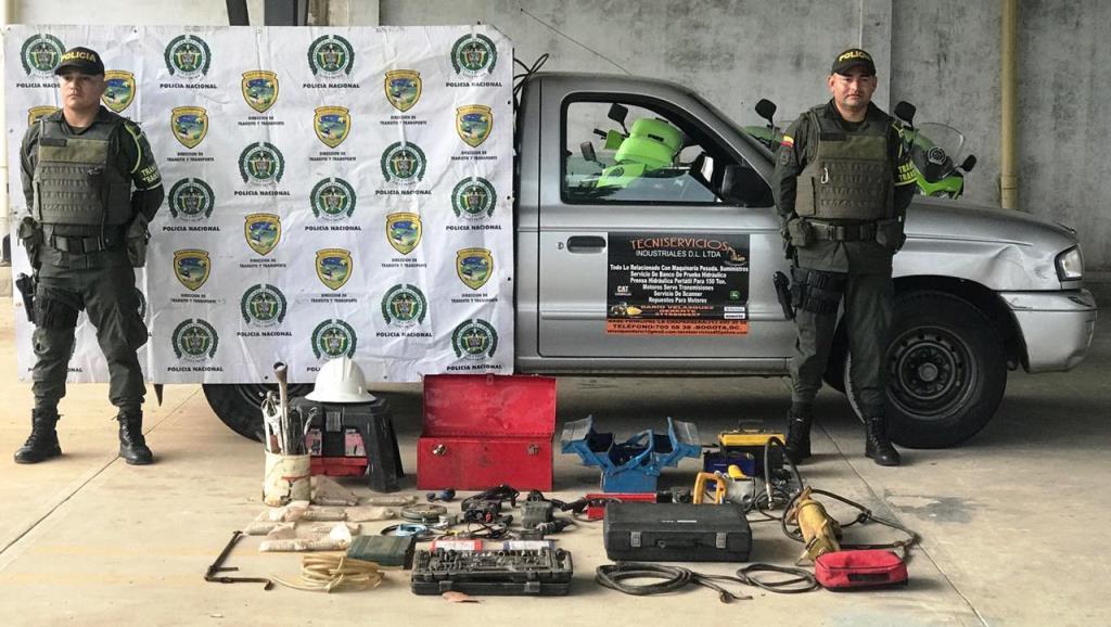 Policía recupera camioneta que había sido hurtada el día de ayer en La Chaparrera