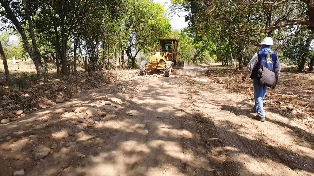 Gobierno departamental continúa el arreglo de vías terciarias