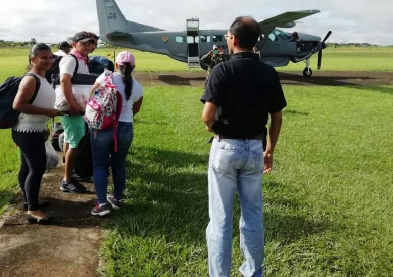 Fuerza Aérea apoya a la Registraduría Nacional en el transporte de personal y material electoral a lugares de difícil acceso