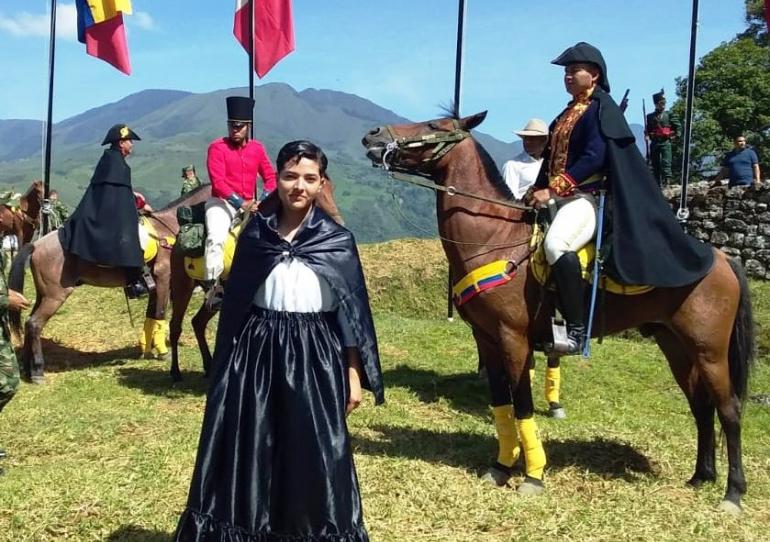 La Suboficial que representa las heroínas de hace 200 años en la Ruta Libertadora 
