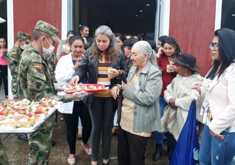 En Casanare el Ejército Nacional celebró el día de las madres    