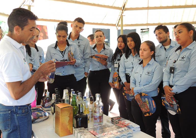 Grupo Anti contrabando llega a la comunidad educativa para prevenir el consumo ilegal de licores, cervezas y cigarrillos