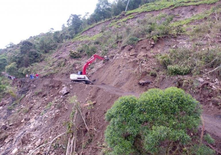 Habilitada la vía hacia el municipio de la Salina luego de sufrir cierre por deslizamiento