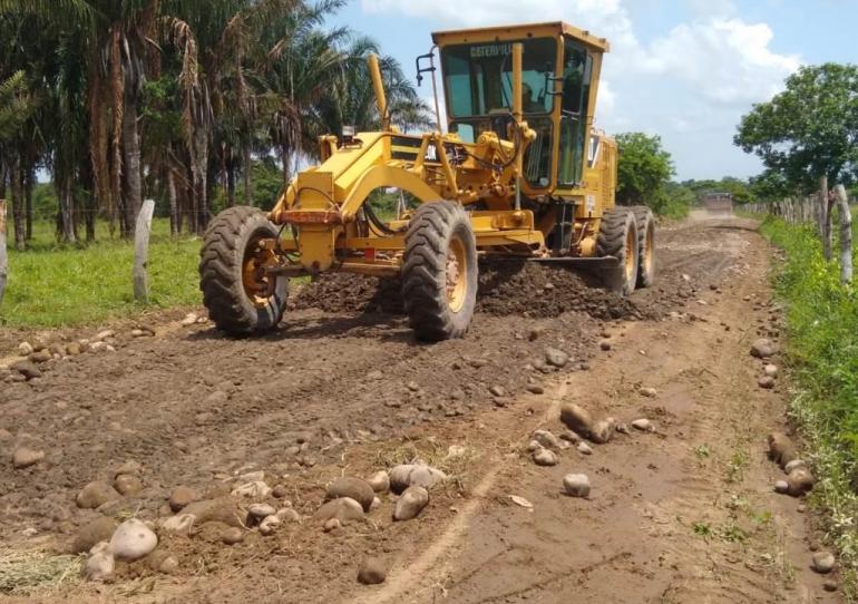 Así avanza el mantenimiento de vías en el municipio en Hato Corozal