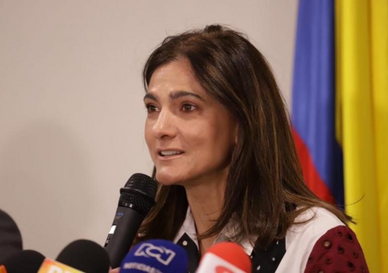 Ministra de Transporte afirmó que la vía Bogotá – Villavicencio podría estar cerrada hasta por tres meses