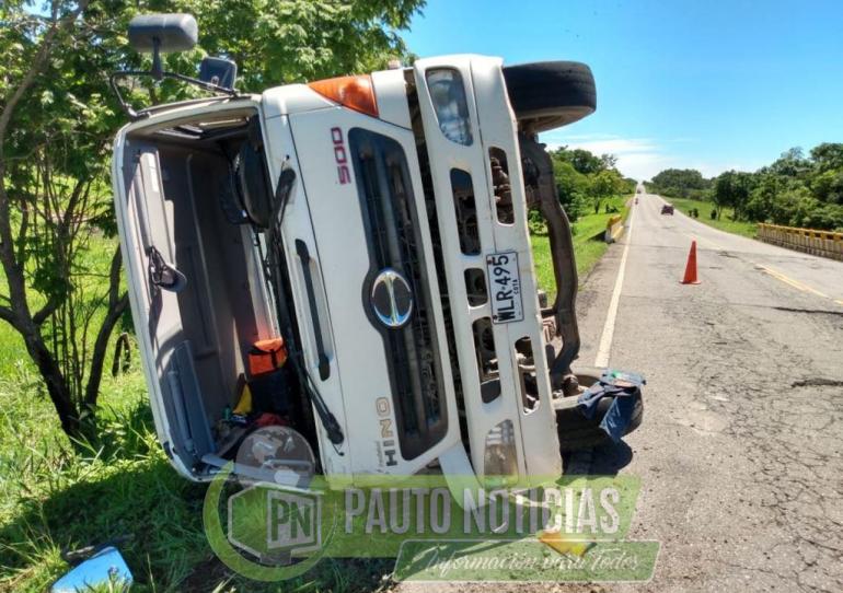 Accidente de tránsito tipo volcamiento en la vía Pore – Paz de Ariporo