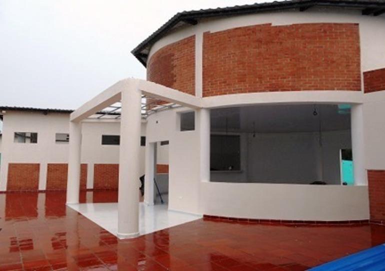 Gobernador Alirio Barrera continúa terminando obras inconclusas en el departamento