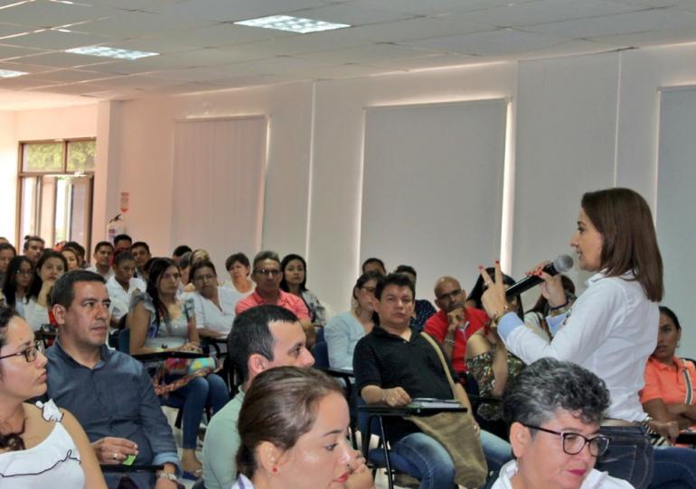 Regentes y personal de establecimientos farmacéuticos de Casanare participaron en conversatorio 
