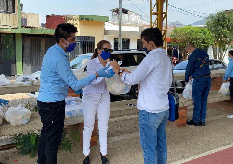 Sena Casanare entrega mercados a aprendices de la regional