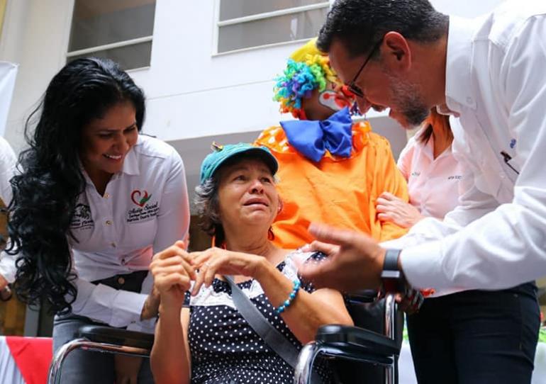 Por gestión de la Primera Dama del Departamento, Equión donó sillas de ruedas para personas con discapacidad 