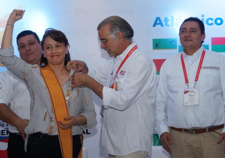 Sonia Bernal recibió reconocimiento nacional por su destacada labor como Diputada