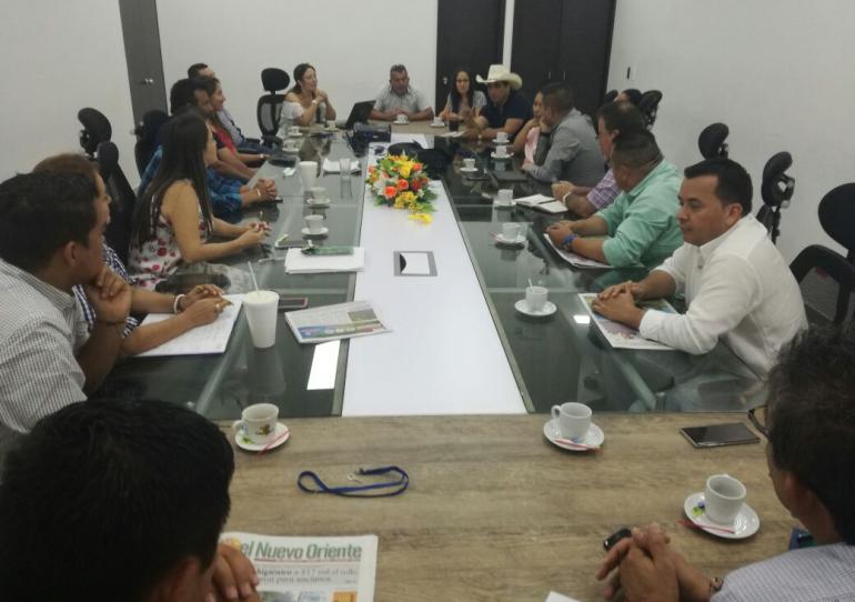Gobernador y alcaldes toman acciones para mitigar la necesidad del transporte escolar en Casanare